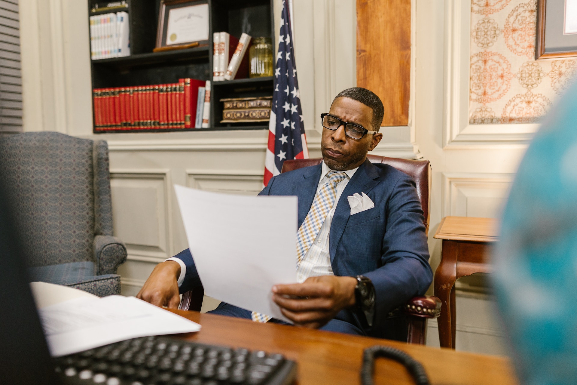 Securing Your Corner: A Friendly Guide to Hiring a Family Lawyer